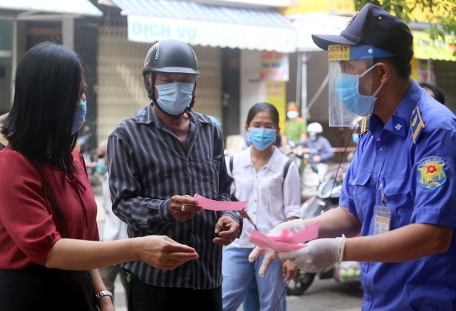 da nang reapplies market entrance tickets amid resurgence of covid community cases