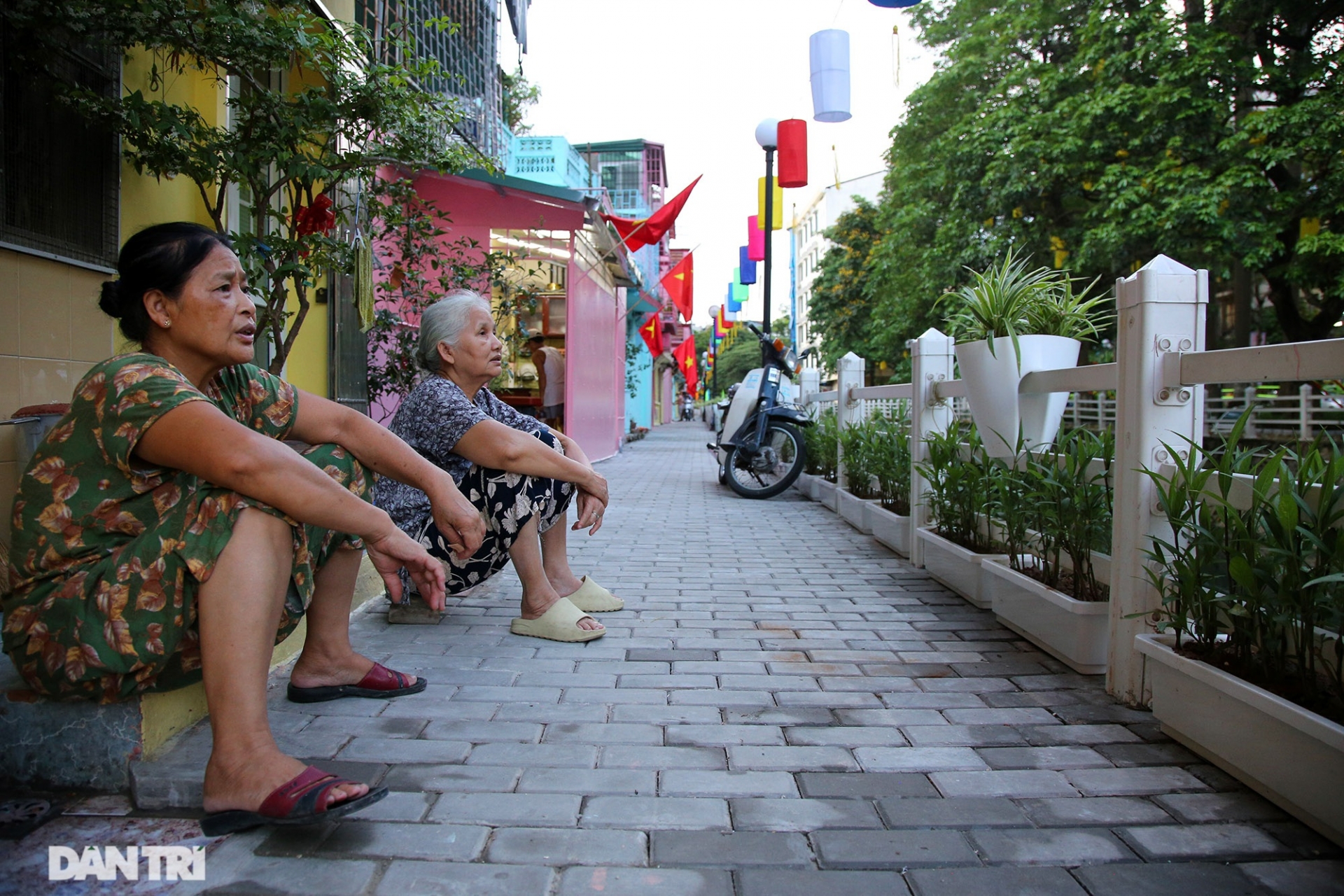 Lakeside dumping area transformed in Hanoi