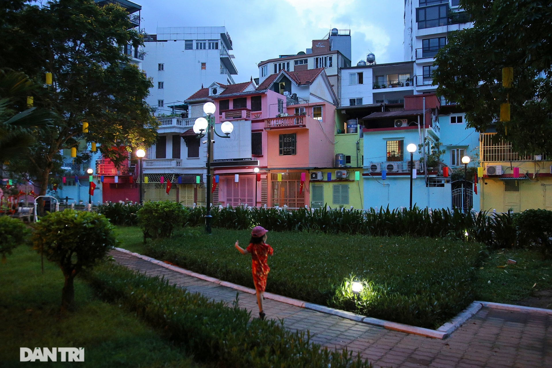 Lakeside dumping area transformed in Hanoi