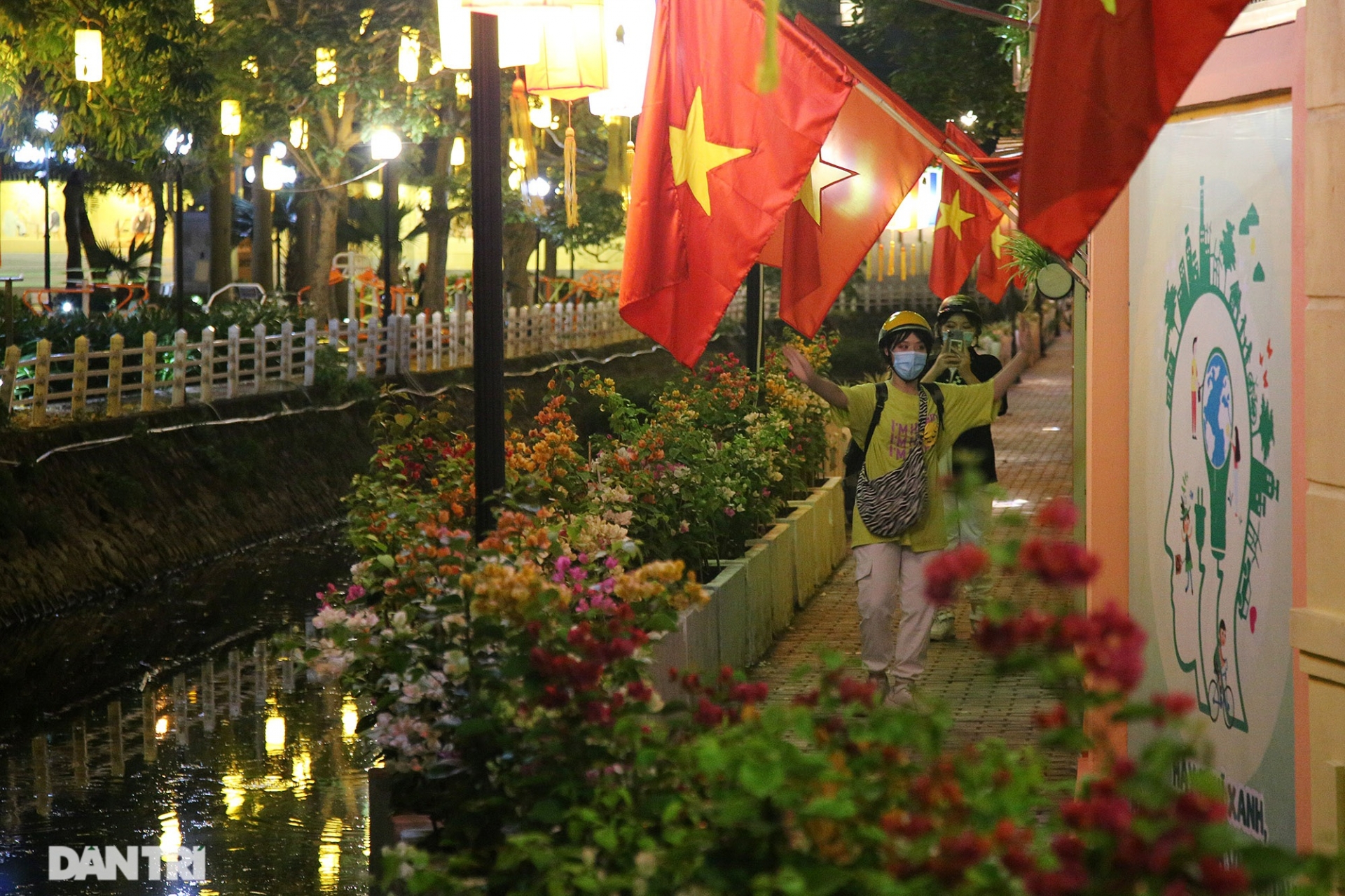 Lakeside dumping area transformed in Hanoi