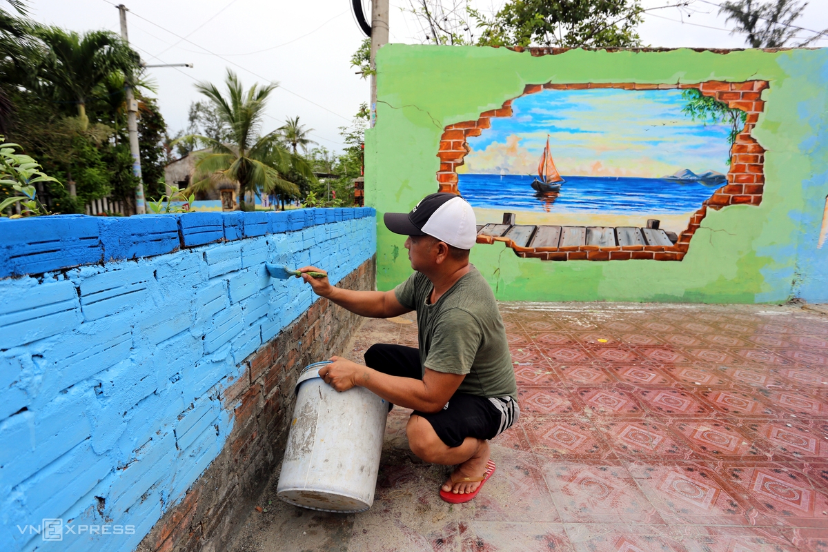 Tran Khanh Binh, a villager, said before the Covid-19 pandemic broke out, there were many visitors to the village. When the pandemic is over, he hopes visitors will be back and have more choices to check in with many