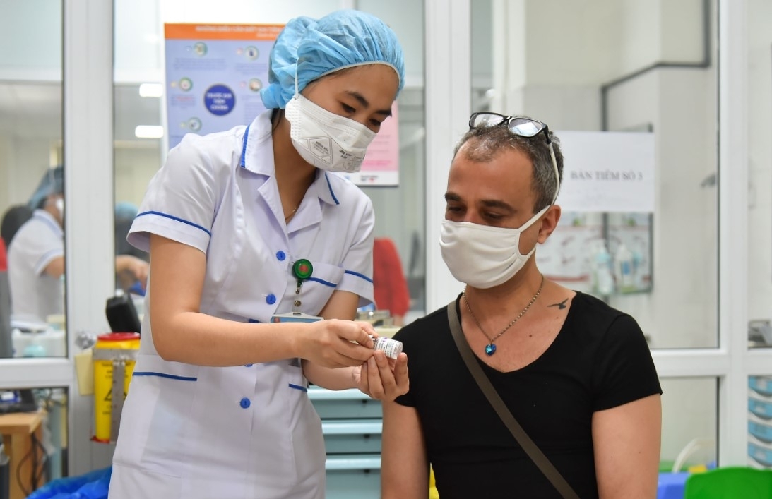 Expats In Ho Chi Minh City Share Vaccination Experience
