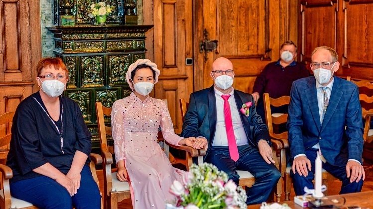 love across borders multicultural wedding of vietnamese german couple