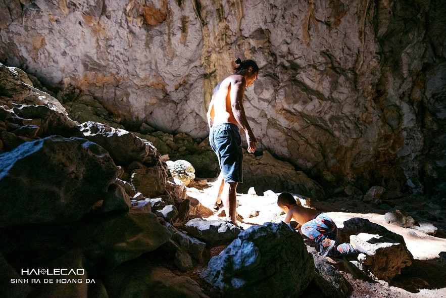 The Trekking Two-Year Old of Cat Ba Island