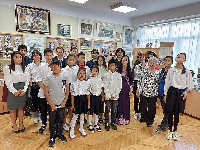 Vietnamese Language Classes Open in Ukraine, Netherlands