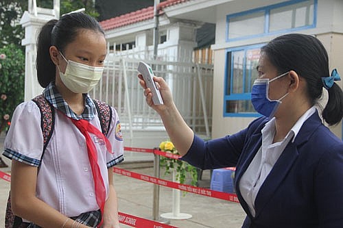 Vietnamese Adolescents To Get Covid-19 Vaccine Next Month