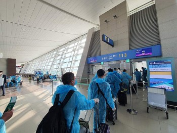 Vietnam Plans International Flights for 'New Normal' Era