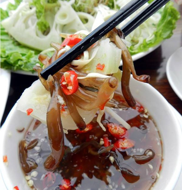 Odd-looking lingula forms soul of Ha Tien cuisine