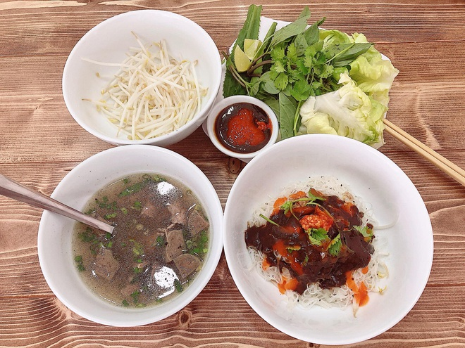 Two-in-one dried pho, Gia Lai province's unique dish