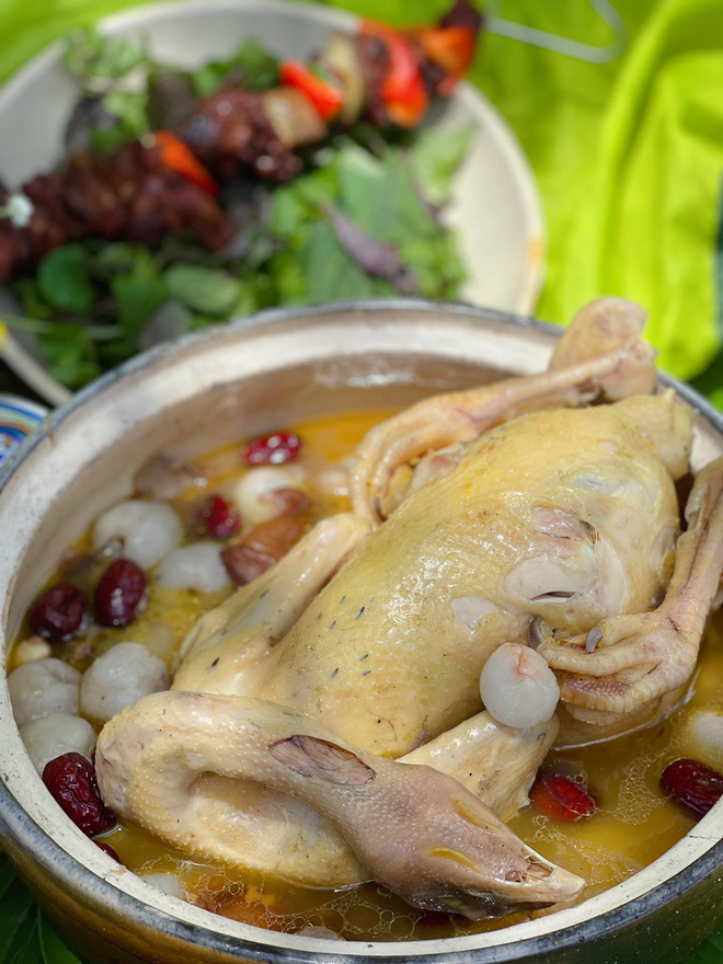 How to make chicken braised with lychee – a unique twist to summer meals