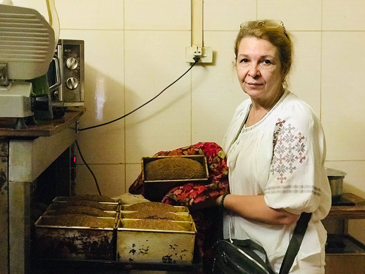 Ukrainian woman spends 20 years in Vietnam to nurse sick husband