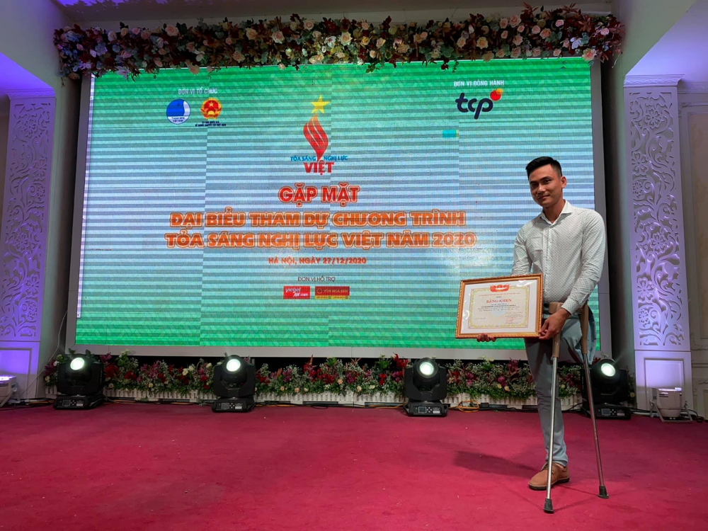 Amputee travels across Vietnam to help vulnerable people