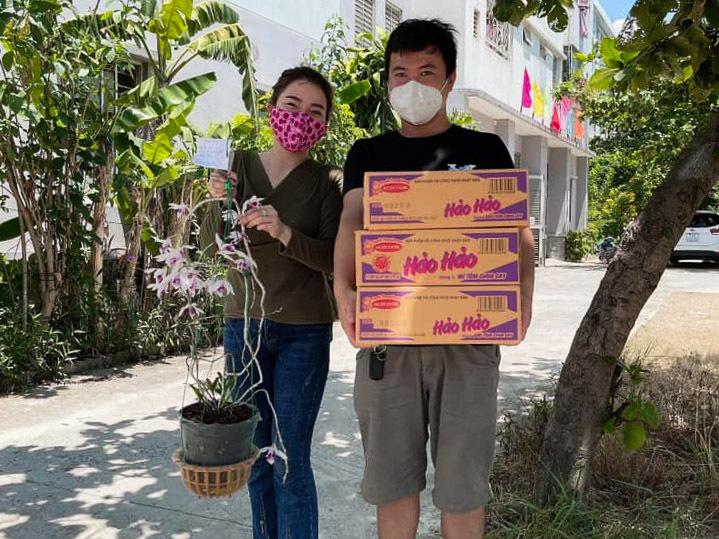 vietnamese woman exchanges 2000 wild orchid pots for pandemic supplies