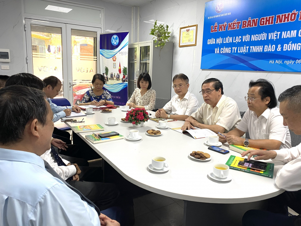 The Association for Liaison with Overseas Vietnamese’ Legal Assistance Committee Established