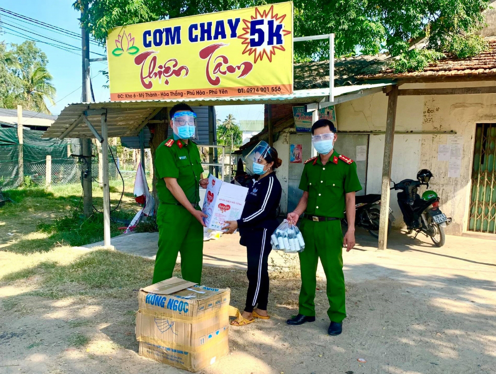 Charity Meals Made for Poor in Phu Yen amid Covid-19