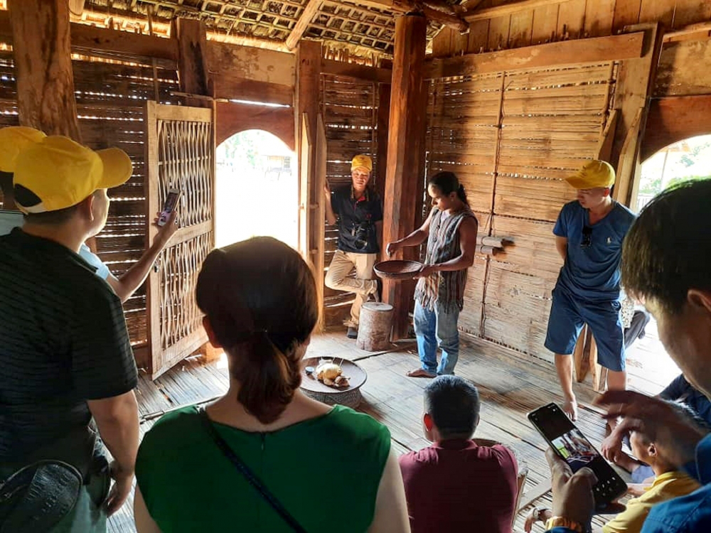 Developing Community-based Tourism in Lang Teng
