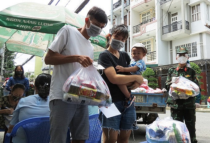 Vietnamese Researchers Advocate for Better Transportation, Welfare During Covid-19 Crisis