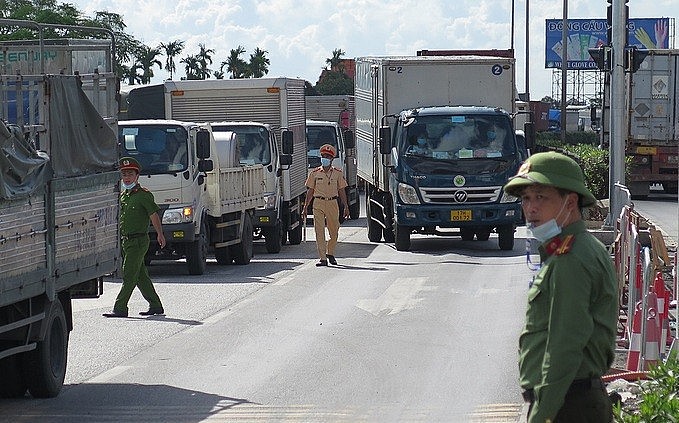 Vietnamese Researchers Advocate for Better Transportation, Welfare During Covid-19 Crisis