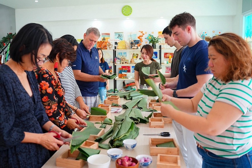 HCMC's Foreigners Learn Vietnamese During Lockdown