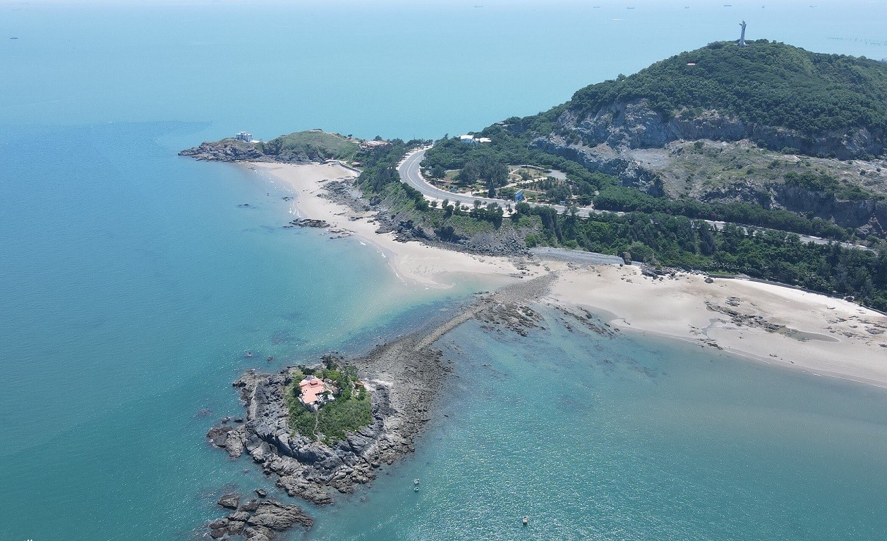 the beauty of a quiet beach in social distancing vung tau