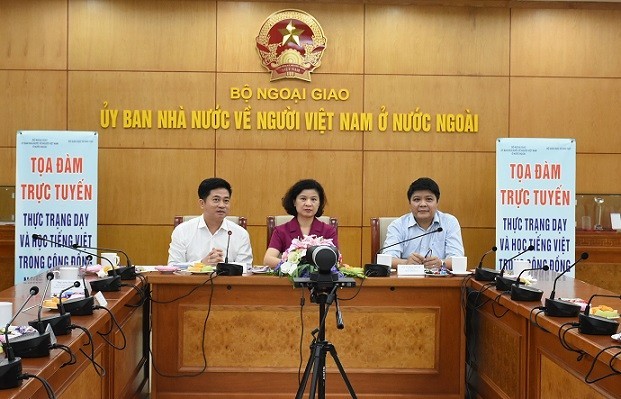 Vietnamese Expats Promote their Language