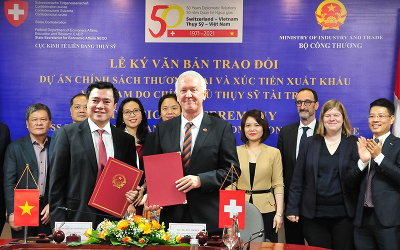 Switzerland Aids Vietnam in Enhancing SMEs’ Competitiveness