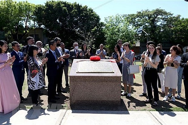 Honoring President Ho Chi Minh in Buenos Aires