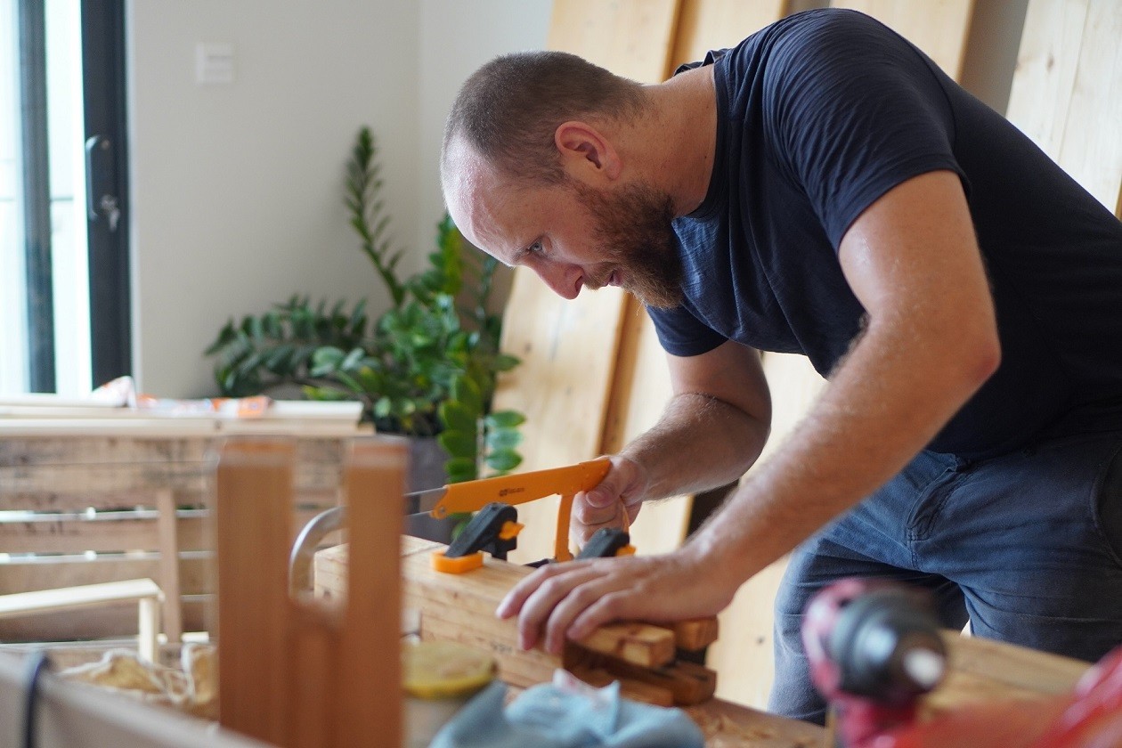 Couple Makes Own Rustic Furniture