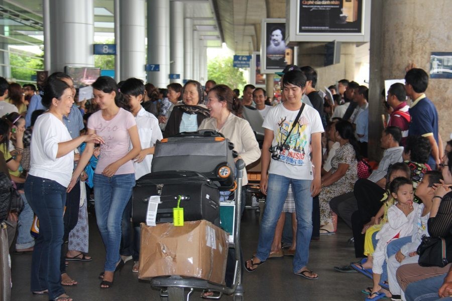 Overseas Vietnamese Look Forward to Reopening International Flights