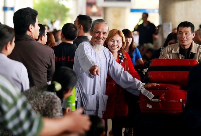 Overseas Vietnamese Look Forward to Reopening International Flights