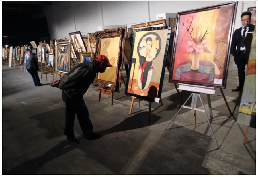 Art Exhibition Benefits Vietnamese Orphans
