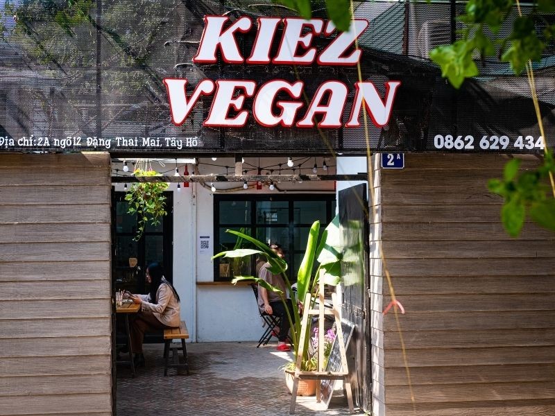 Biting into Kiez Vegan