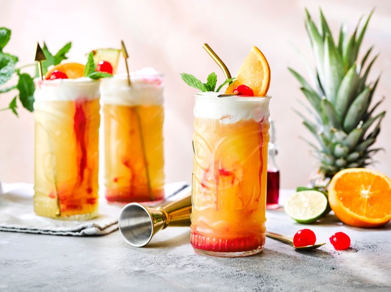 The Best Cocktails You Can Make For A Spring Party