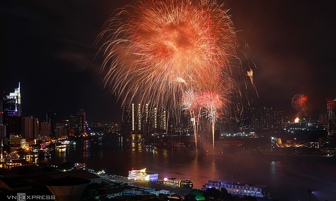 Fireworks cancelled in HCMC amid the new outbreak of Covid-19