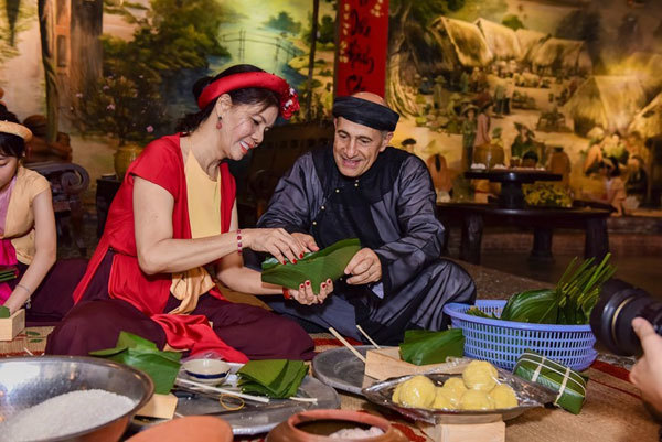 4008 foreigners experience tet holiday in vietnam