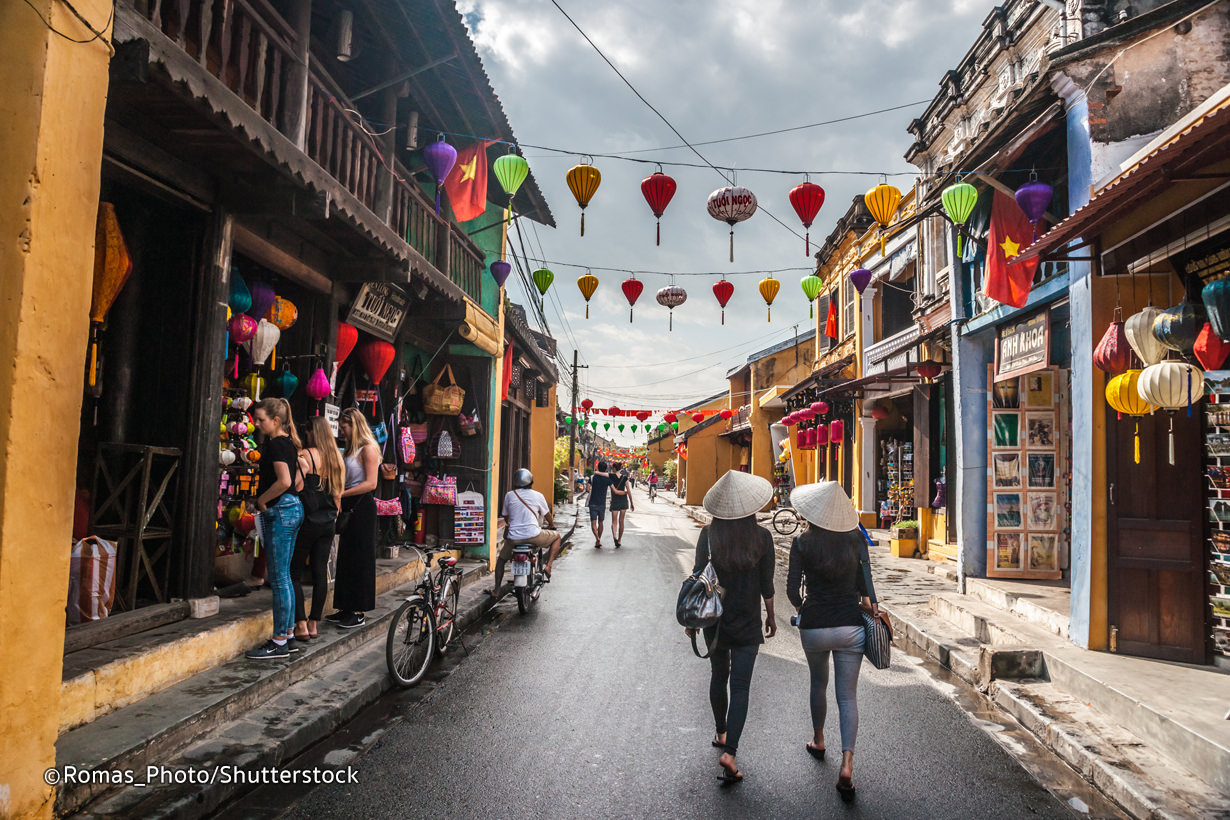 hoi ans pedestrian street reopens after being closed due to covid 19