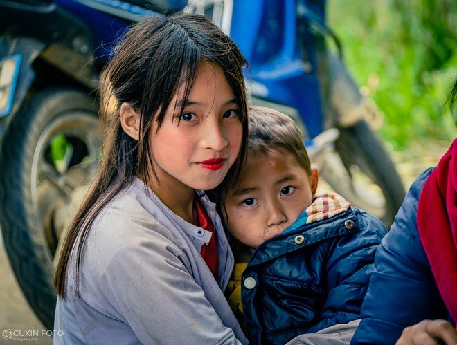 Children of Ha Giang Inspire Love on Social Media