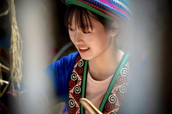A H’Mong young girl at a village of Ha Giang. (Photo: Tran Tuan Duy) 