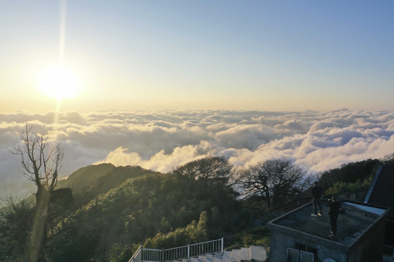 cloud seeking on phia oac mountain