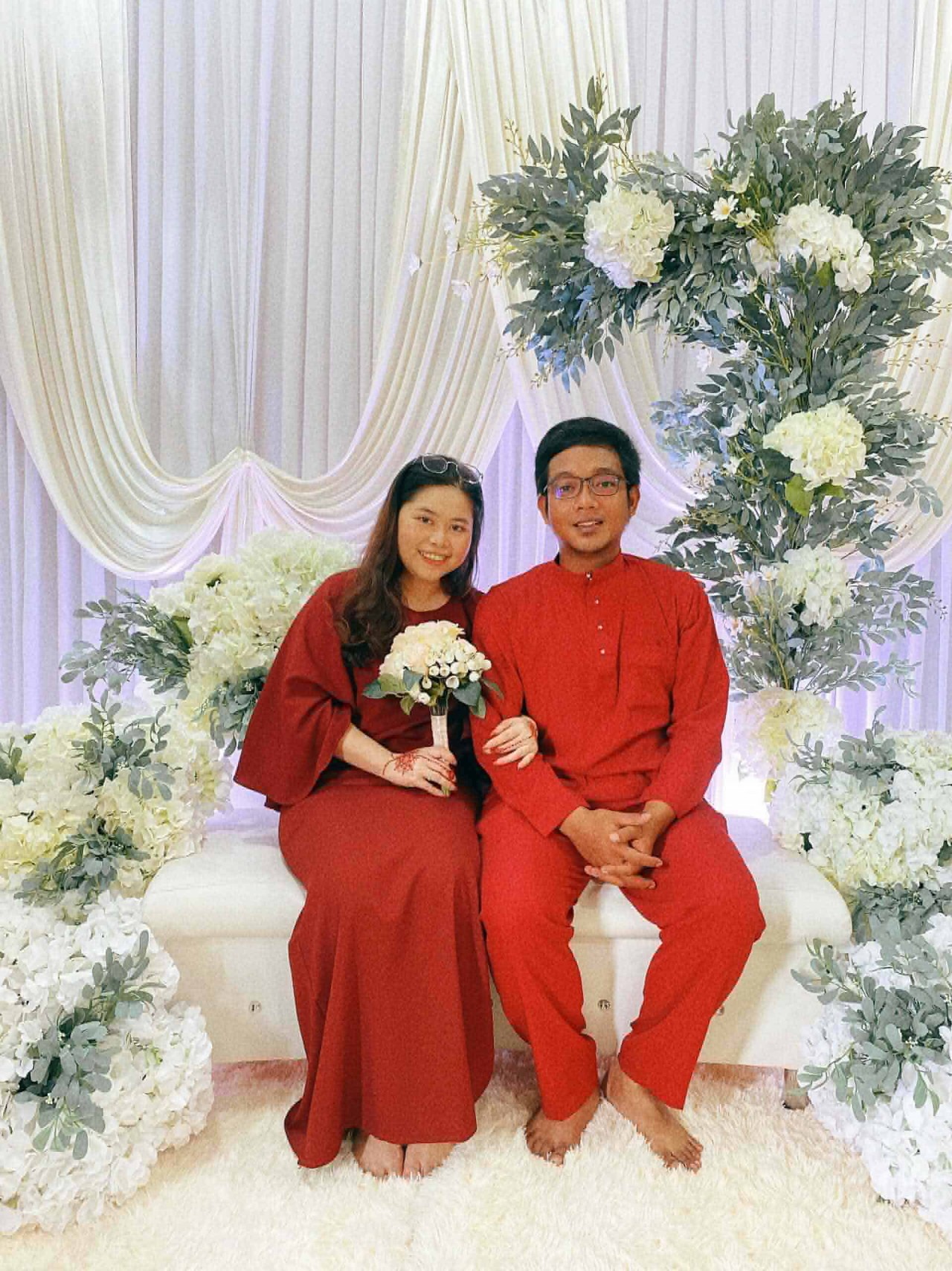 Dong Nhi and her fiance. Photo: NVCC