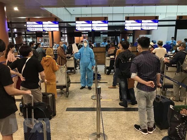 4319-more-than-390-vietnamese-citizens-flown-home-from-myanmar