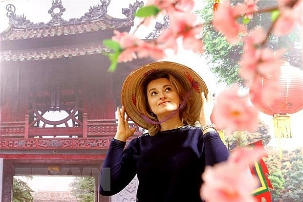 Vietnamese Ao Dai's fascinating beauty impresses Russian photographer