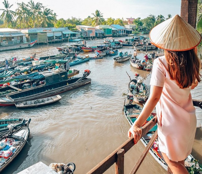 Life On The Water: The Wonderful Sights of the Cai Be Floating Market