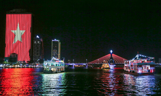 beautiful art lighting rig glowed up da nang river