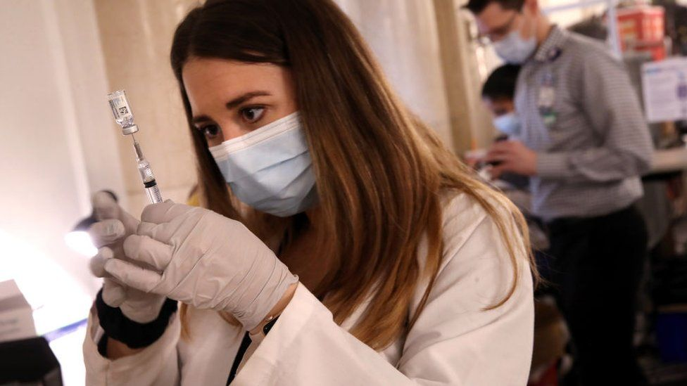 the use of johnson johnson vaccine halted over rare blood clots