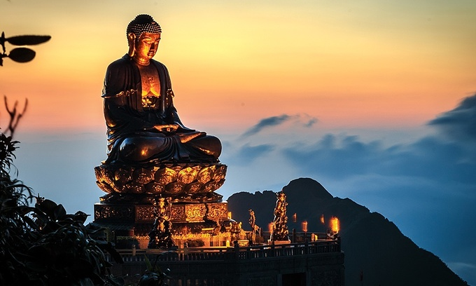 A bronze Buddha statue stands top on Mount Fansipan in Sa Pa Town, northern Vietnam. Photo courtesy of Sun World Fansipan Legend. (Photo: VnExpress) 