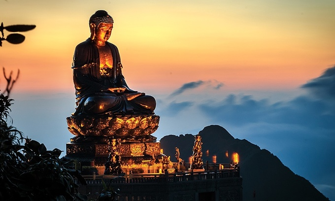 Buddha statue sitting atop the highest mountain in Vietnam set a world record
