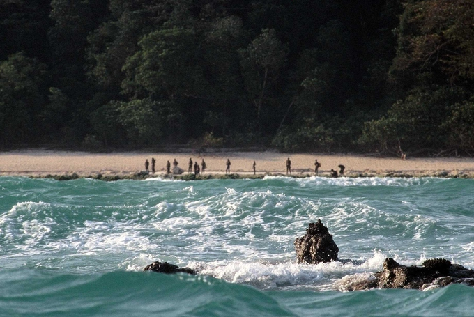 More than 1,200 km from mainland India and just 140 km from Sumatra at the nearest, the North Sentinel Island found at the west of the Andaman Islands is a mere 72 square kilometres, roughly twenty percent bigger than the area of Manhattan. 