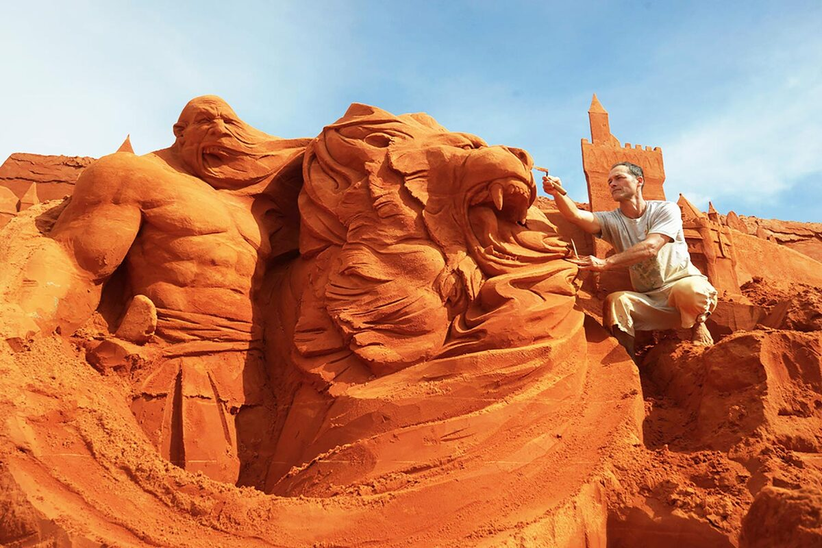 Mui Ne Sand Dunes was said to form from accient iron mine that was hundred years ago, that’s why the sand has the significant red colour. Red Sand Dune has been confirmed by international scientists as material for sand sculpture art. A sand sculpture sand in Phan Thiet City that used natural Mui Ne sand mixed with water to create magnificient masterpieces. 