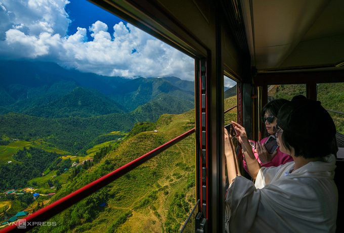 Lao Cai is the destination that many Hanoi tourists choose to go with family groups, while Ho Chi Minh City tourists tend to follow a group of friends, or tours organized by travel companies. Photo: Kieu Duong